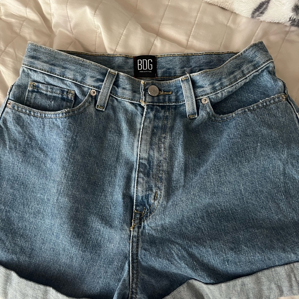 BDG Blue Relaxed Jeans with Vintage Appeal